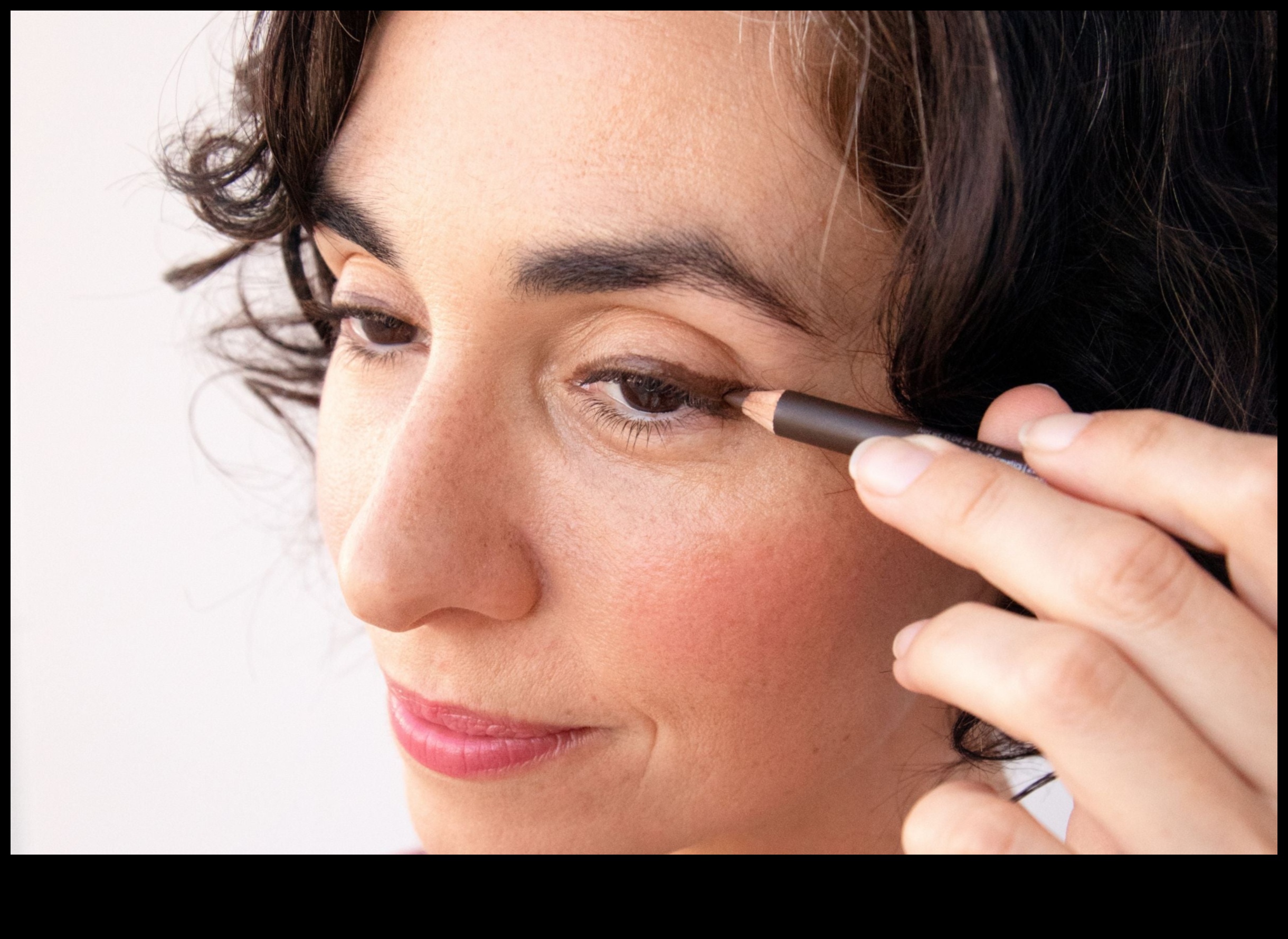 Liniați și definiți Ghidul suprem pentru stăpânirea creionului de ochi 3 Line and Define: Ghidul suprem pentru stăpânirea creionului de ochi