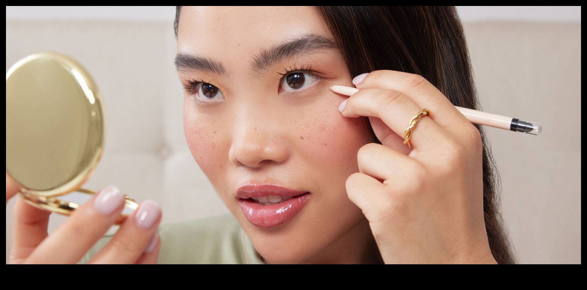 Waterline Wonders: Sfaturi pentru aplicarea creionului de ochi pe marginea interioară