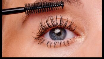 Alungirea genelor: obținerea flutterului perfect cu rimel